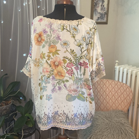 Beautiful Silk Johnny Was Blouse - Picture 5 of 7